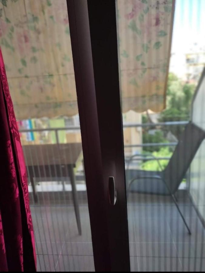 Appartamento Λουτράκι Κέντρο Esterno foto